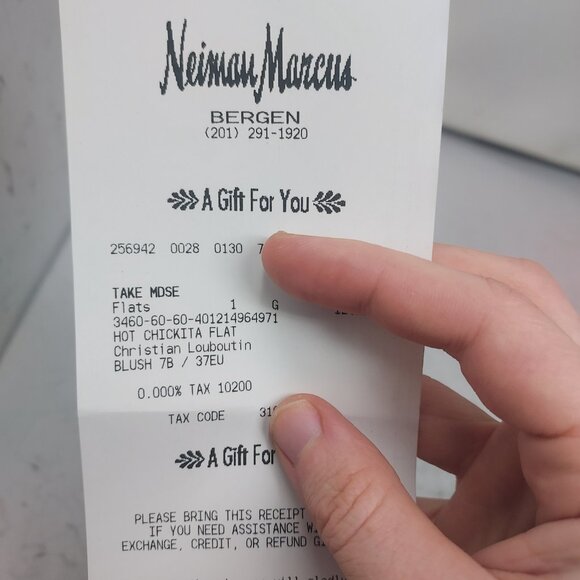 Christian Louboutin Hot Chickita Flat Patent Nude Shoe - Picture 3 of 12